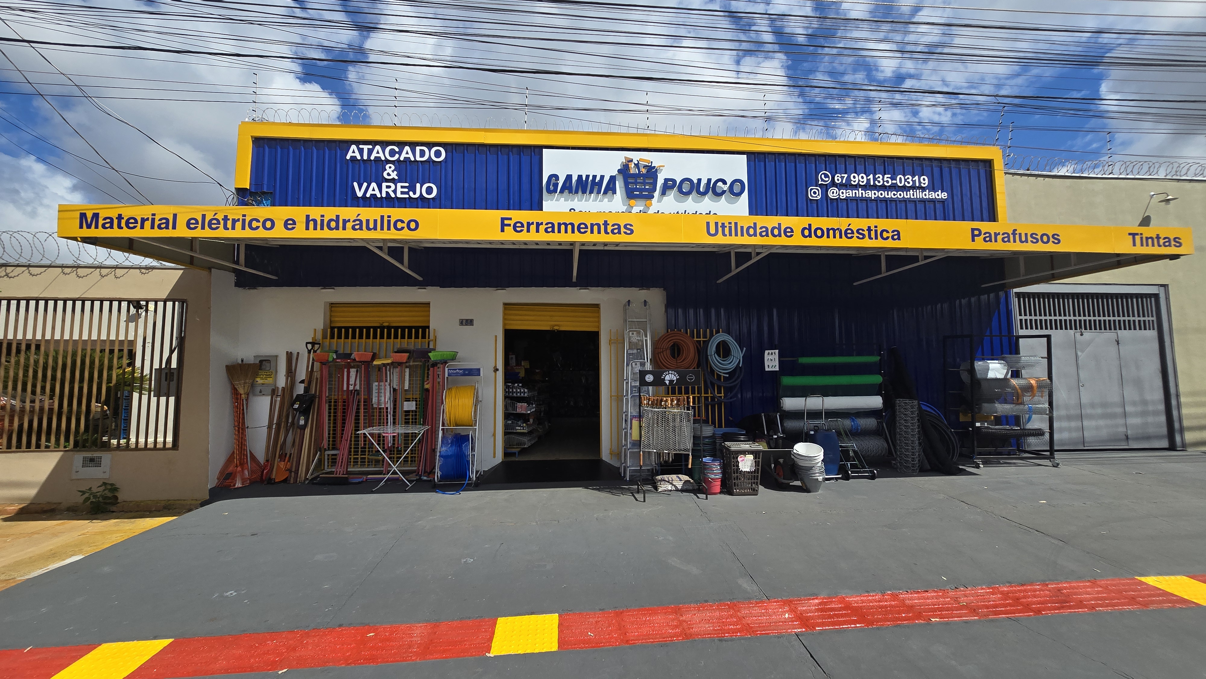 Fachada da Loja Ganha Pouco em 2024